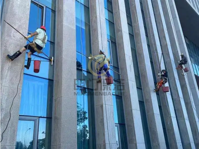 有一種職業(yè)平凡卻偉大——高空作業(yè)蜘蛛人(rén)