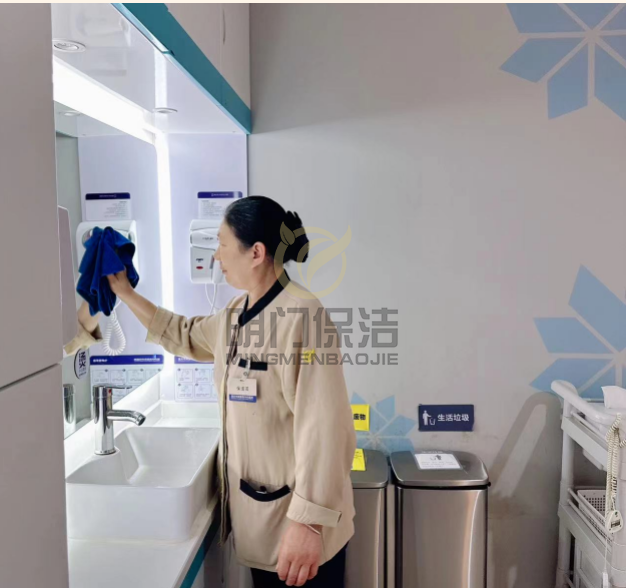 為啥現在保潔都外包?因為(wéi)保(bǎo)潔公司專業(yè)嗎?